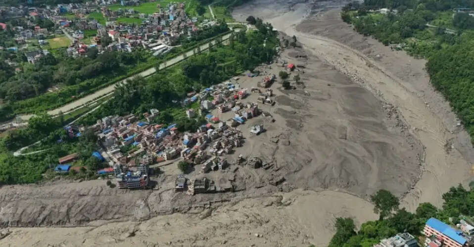 नेपाल में बाढ़ से तबाही का मंजर
