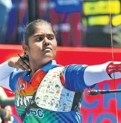 गोल्ड मेडल विजेता तीरंदाज कुमकुम अनिल मोहोद