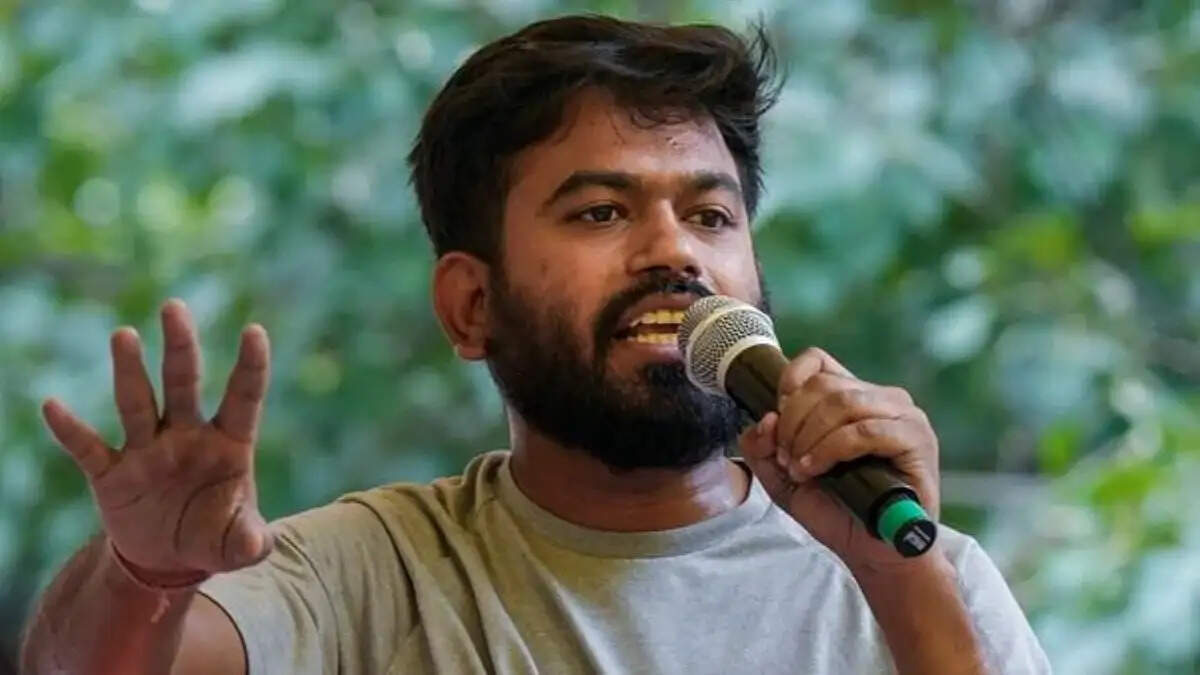 कॉकरोच जनता पार्टी (सीजेपी) के संस्थापक अभिजीत दीपके 